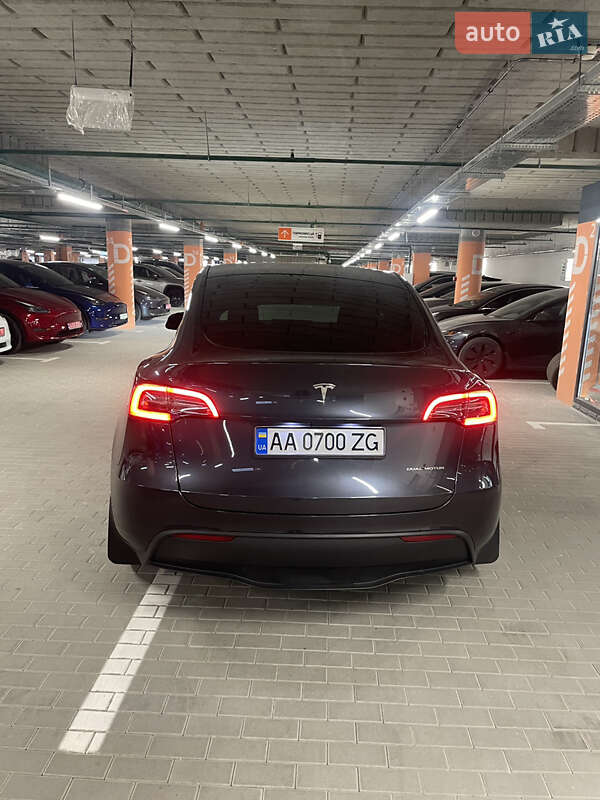 Позашляховик / Кросовер Tesla Model Y 2024 в Києві