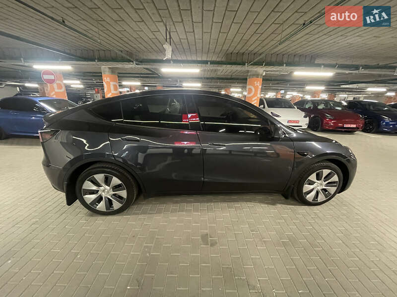 Позашляховик / Кросовер Tesla Model Y 2024 в Києві