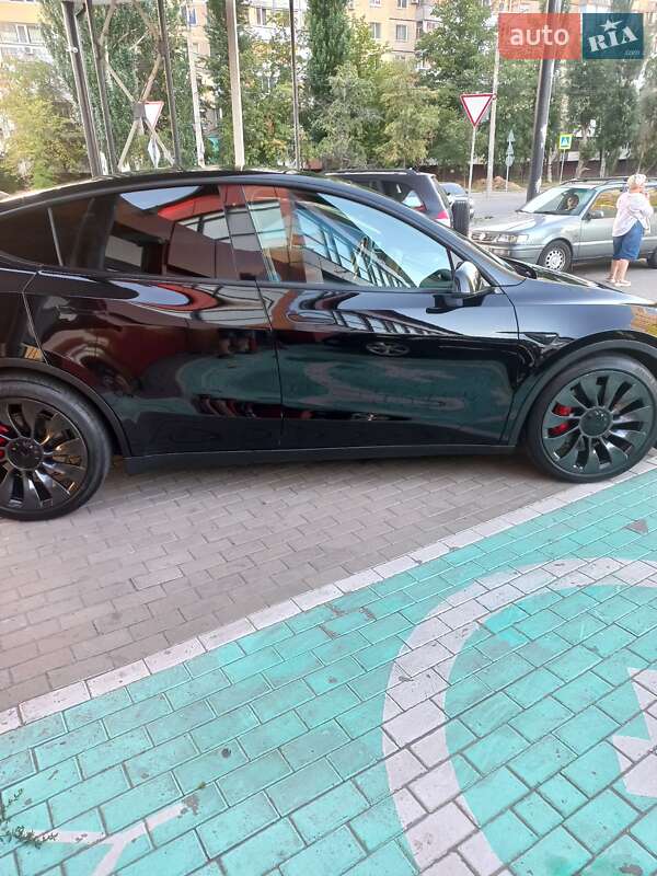 Позашляховик / Кросовер Tesla Model Y 2022 в Дніпрі