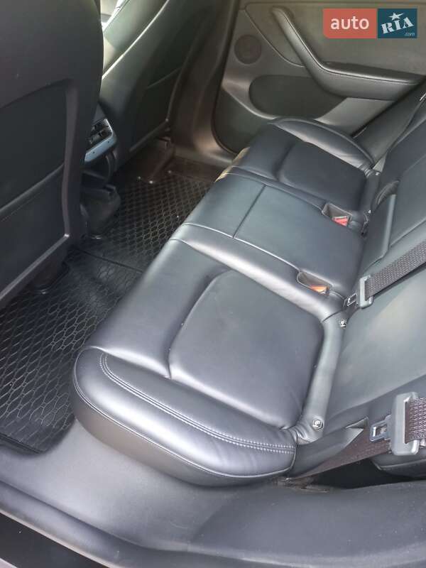 Позашляховик / Кросовер Tesla Model Y 2022 в Дніпрі