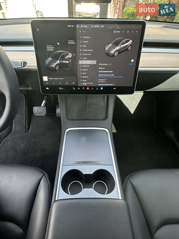 Внедорожник / Кроссовер Tesla Model Y 2023 в Черновцах