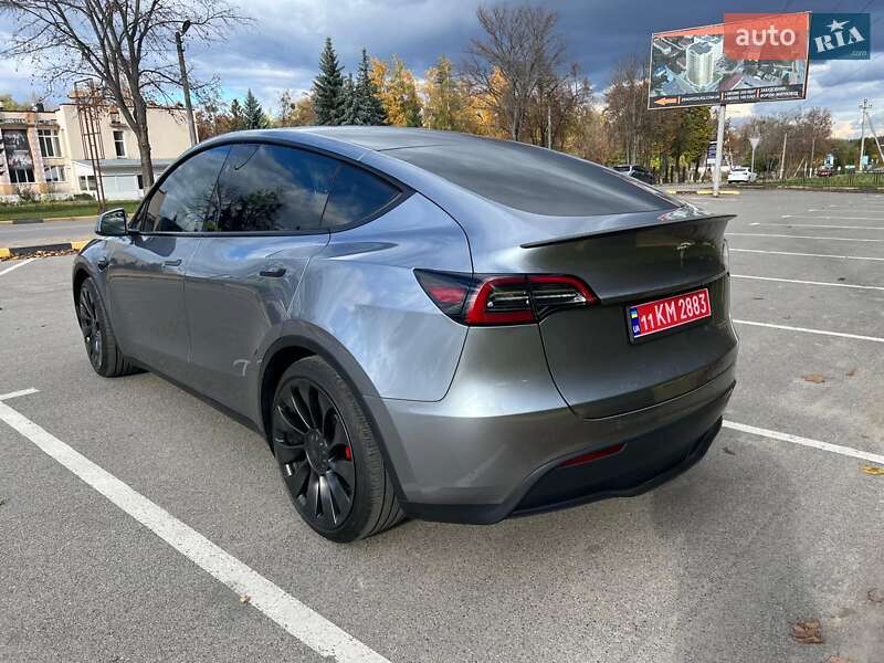 Внедорожник / Кроссовер Tesla Model Y 2024 в Киеве
