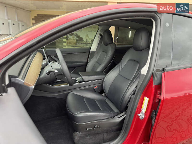 Позашляховик / Кросовер Tesla Model Y 2021 в Луцьку