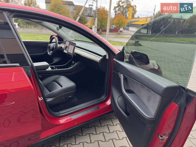 Позашляховик / Кросовер Tesla Model Y 2021 в Луцьку