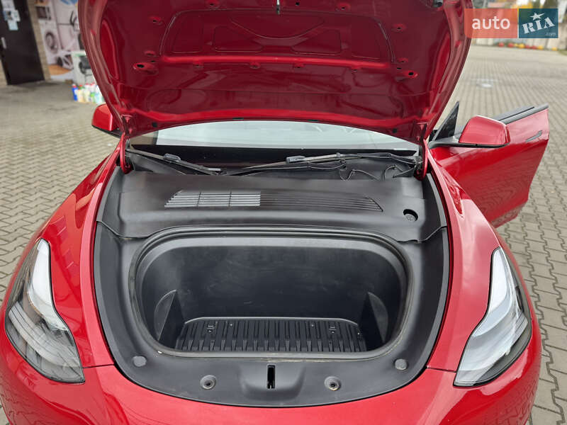 Позашляховик / Кросовер Tesla Model Y 2021 в Луцьку