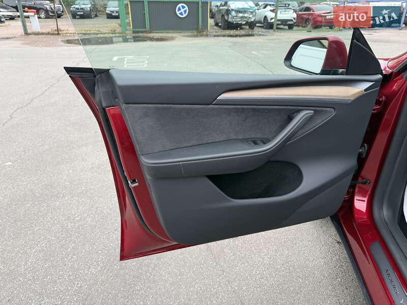 Внедорожник / Кроссовер Tesla Model Y 2024 в Киеве фото 12 Внедорожник / Кроссовер Tesla Model Y 2024 в Киеве