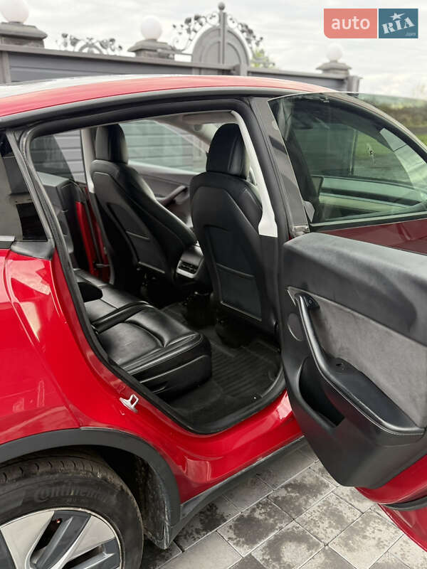 Позашляховик / Кросовер Tesla Model Y 2022 в Дубні фото 27 Позашляховик / Кросовер Tesla Model Y 2022 в Дубні