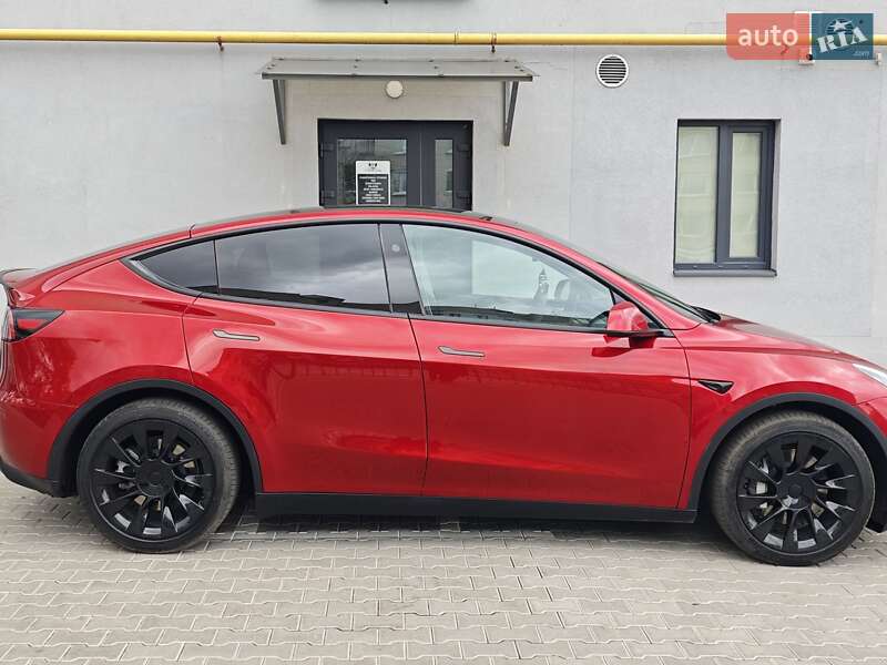 Позашляховик / Кросовер Tesla Model Y 2024 в Києві фото 31 Позашляховик / Кросовер Tesla Model Y 2024 в Києві