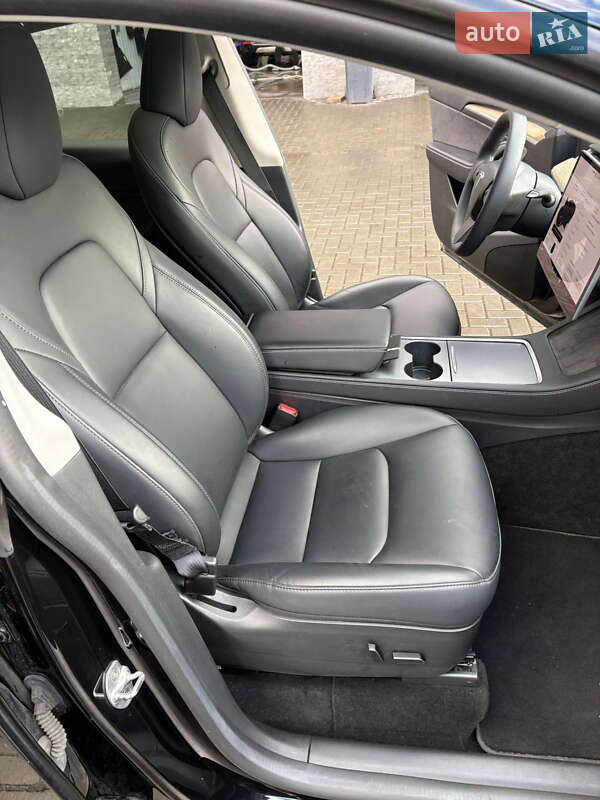 Позашляховик / Кросовер Tesla Model Y 2023 в Рівному