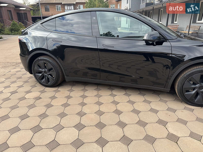 Позашляховик / Кросовер Tesla Model Y 2024 в Кривому Розі
