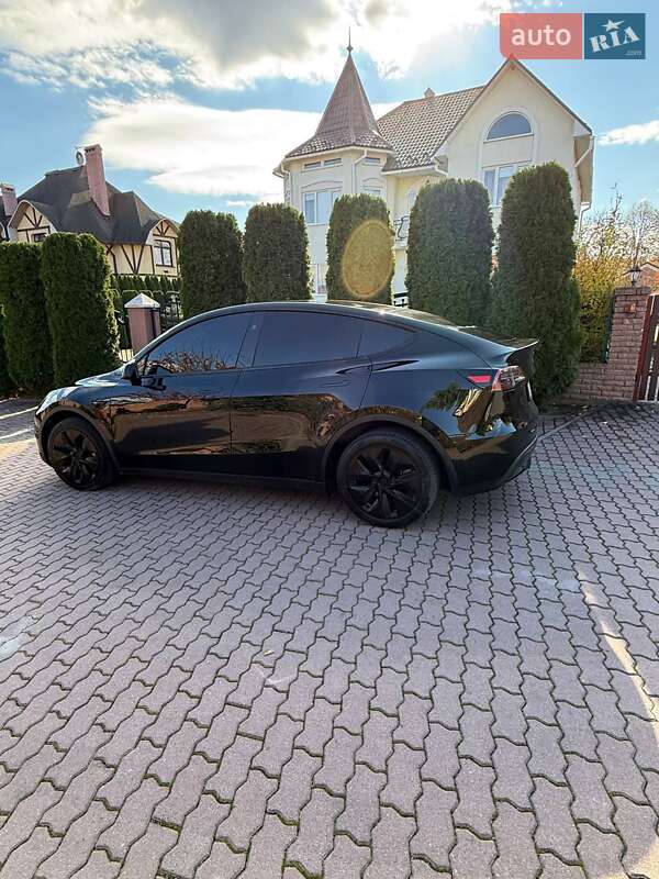 Внедорожник / Кроссовер Tesla Model Y 2024 в Черновцах
