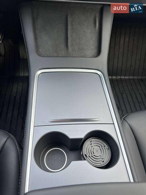 Позашляховик / Кросовер Tesla Model Y 2024 в Вінниці