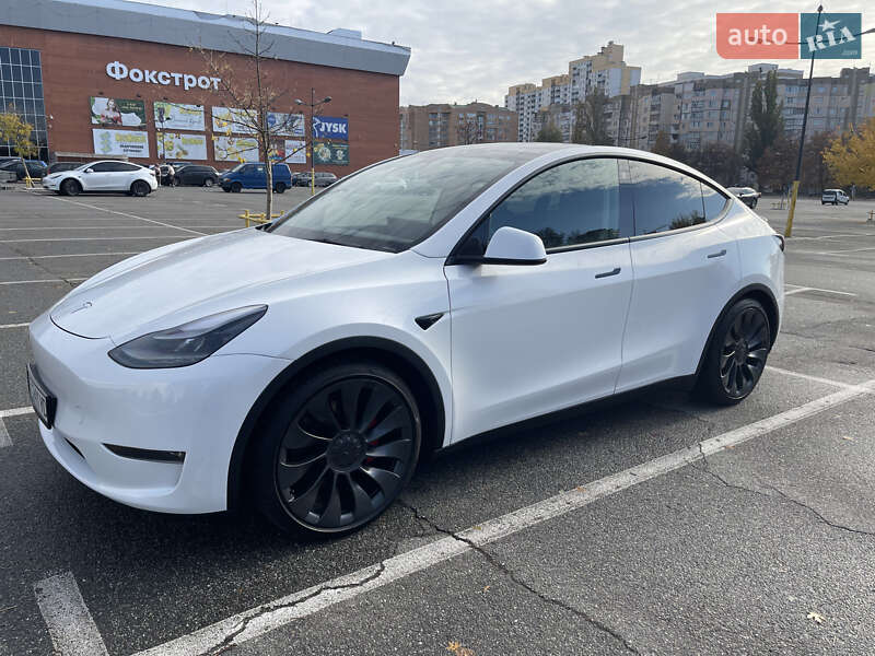 Позашляховик / Кросовер Tesla Model Y 2023 в Києві