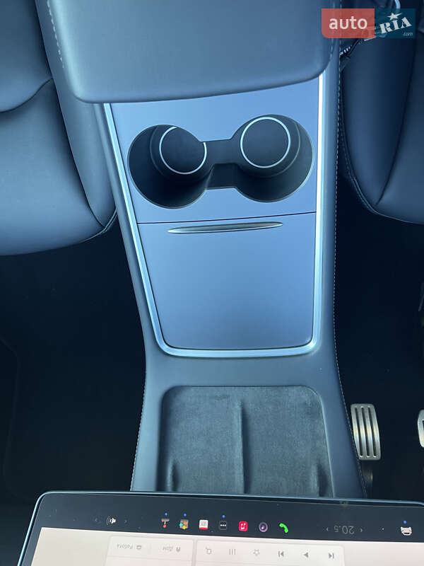 Позашляховик / Кросовер Tesla Model Y 2023 в Києві