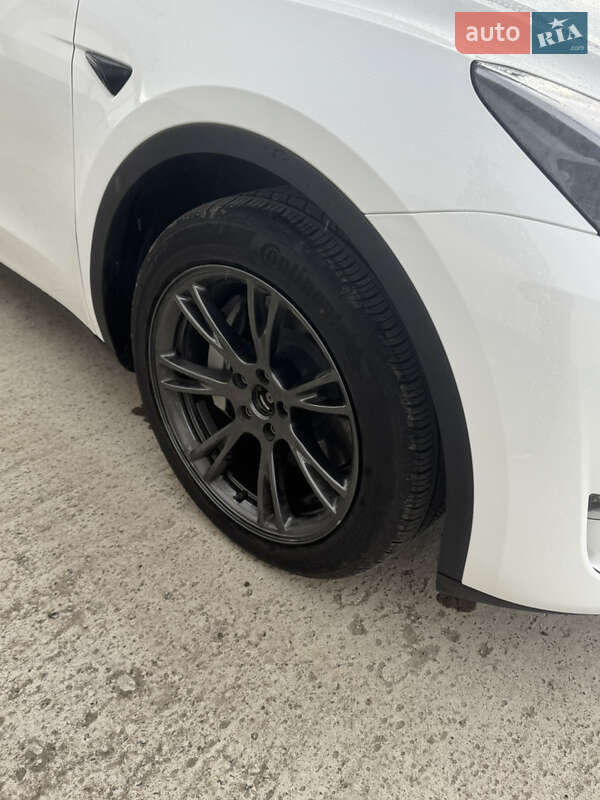 Позашляховик / Кросовер Tesla Model Y 2024 в Львові фото 7 Позашляховик / Кросовер Tesla Model Y 2024 в Львові