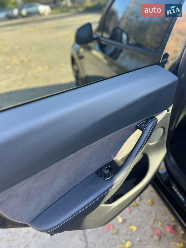 Позашляховик / Кросовер Tesla Model Y 2023 в Вінниці