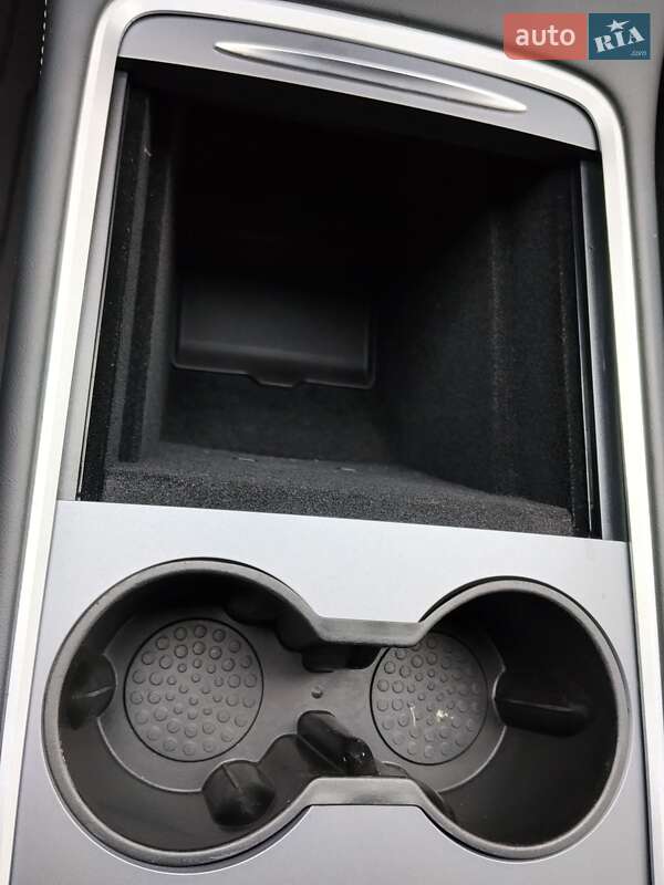 Позашляховик / Кросовер Tesla Model Y 2023 в Києві фото 11 Позашляховик / Кросовер Tesla Model Y 2023 в Києві