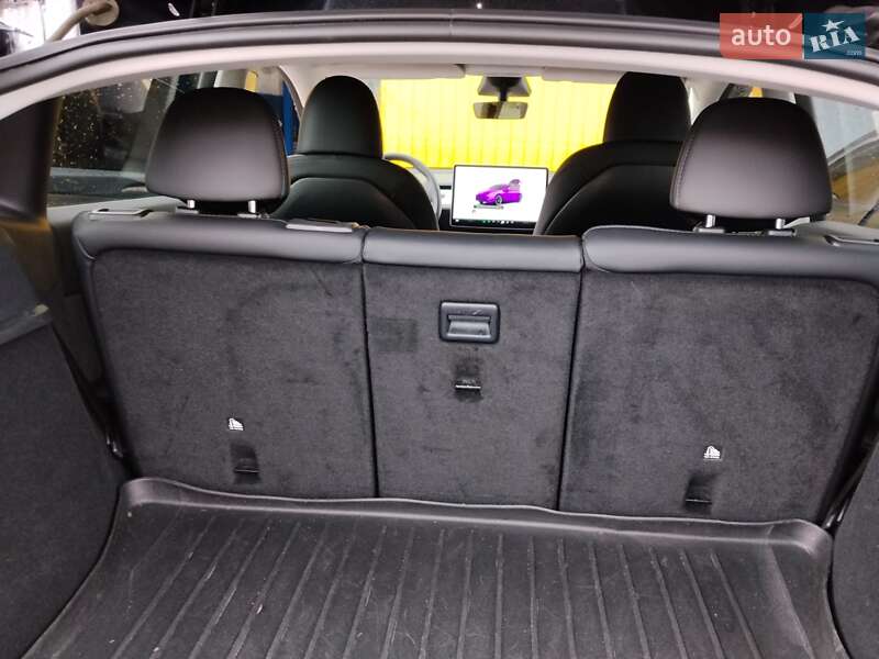 Позашляховик / Кросовер Tesla Model Y 2023 в Києві фото 17 Позашляховик / Кросовер Tesla Model Y 2023 в Києві