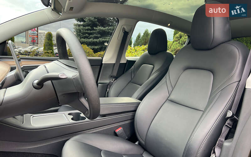 Внедорожник / Кроссовер Tesla Model Y 2024 в Львове