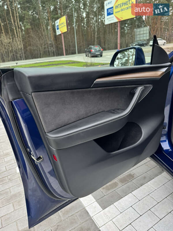 Позашляховик / Кросовер Tesla Model Y 2023 в Ірпені фото 28 Позашляховик / Кросовер Tesla Model Y 2023 в Ірпені
