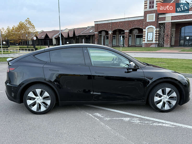 Внедорожник / Кроссовер Tesla Model Y 2023 в Киеве