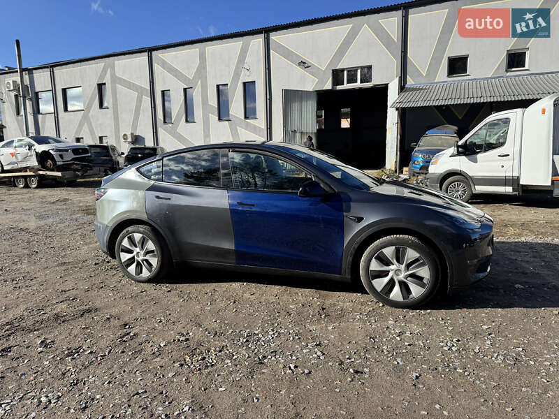 Позашляховик / Кросовер Tesla Model Y 2023 в Рівному фото 11 Позашляховик / Кросовер Tesla Model Y 2023 в Рівному