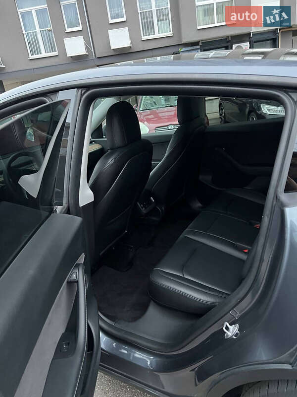 Позашляховик / Кросовер Tesla Model Y 2022 в Львові