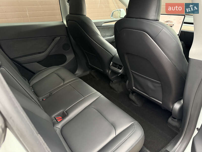 Позашляховик / Кросовер Tesla Model Y 2022 в Києві фото 34 Позашляховик / Кросовер Tesla Model Y 2022 в Києві