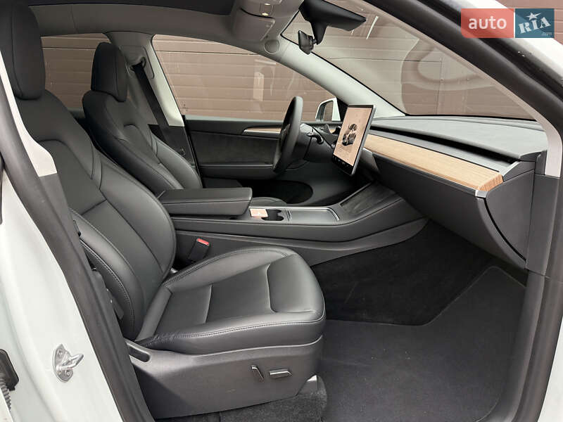 Позашляховик / Кросовер Tesla Model Y 2022 в Києві фото 36 Позашляховик / Кросовер Tesla Model Y 2022 в Києві