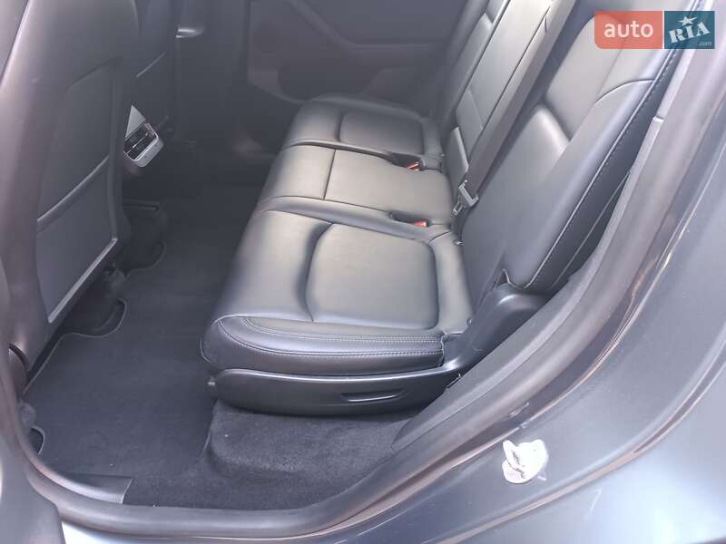 Позашляховик / Кросовер Tesla Model Y 2023 в Дніпрі