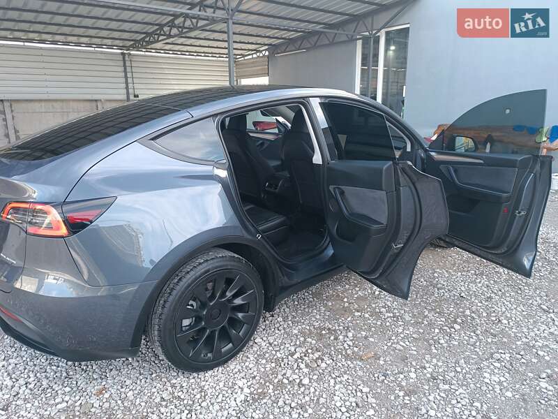 Позашляховик / Кросовер Tesla Model Y 2023 в Дніпрі