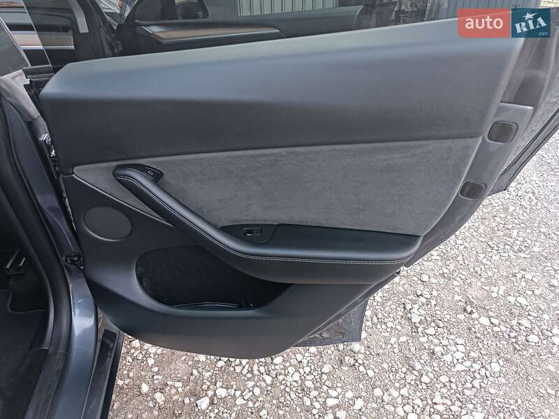 Позашляховик / Кросовер Tesla Model Y 2023 в Дніпрі