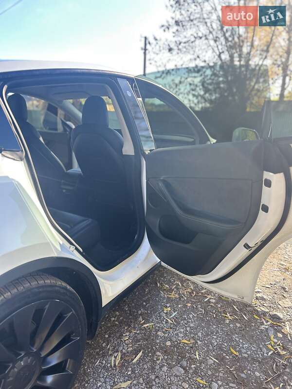 Внедорожник / Кроссовер Tesla Model Y 2022 в Бережанах