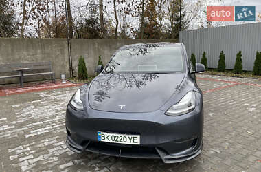 Внедорожник / Кроссовер Tesla Model Y 2022 в Костополе