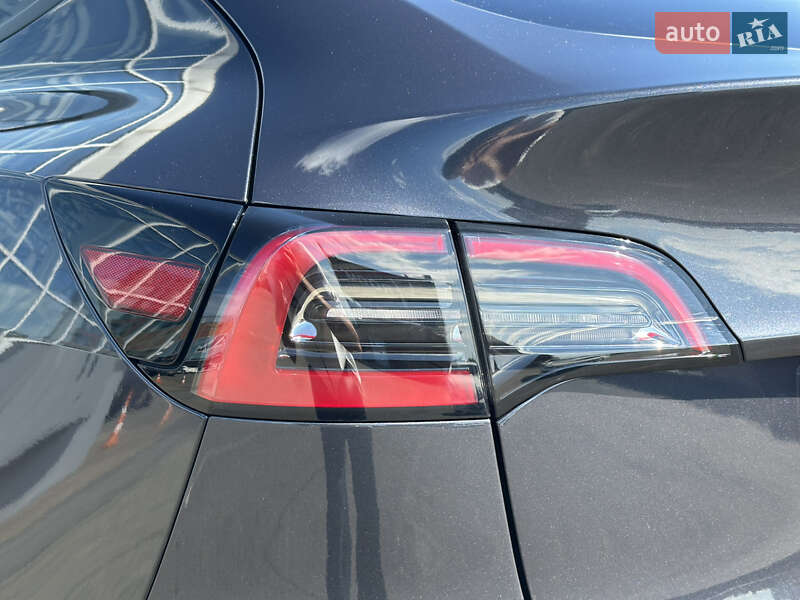 Позашляховик / Кросовер Tesla Model Y 2024 в Києві фото 19 Позашляховик / Кросовер Tesla Model Y 2024 в Києві