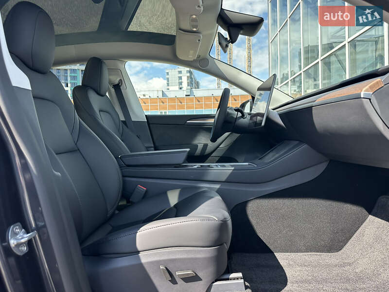 Позашляховик / Кросовер Tesla Model Y 2024 в Києві фото 44 Позашляховик / Кросовер Tesla Model Y 2024 в Києві