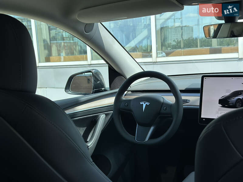 Позашляховик / Кросовер Tesla Model Y 2024 в Києві фото 49 Позашляховик / Кросовер Tesla Model Y 2024 в Києві