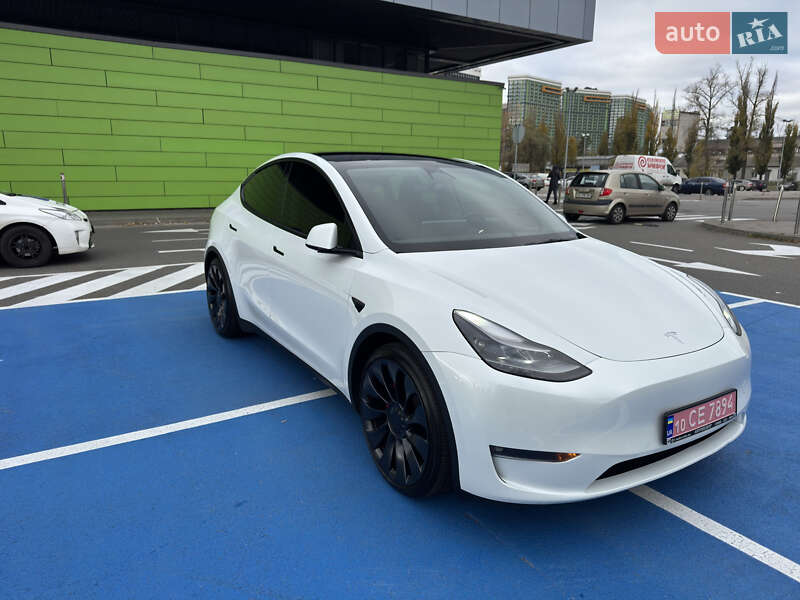 Позашляховик / Кросовер Tesla Model Y 2022 в Києві фото 2 Позашляховик / Кросовер Tesla Model Y 2022 в Києві