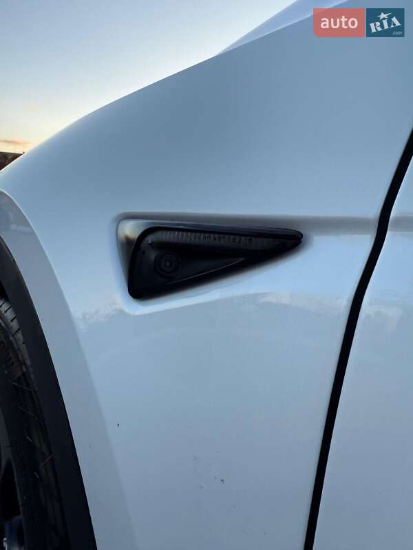 Внедорожник / Кроссовер Tesla Model Y 2020 в Владимире