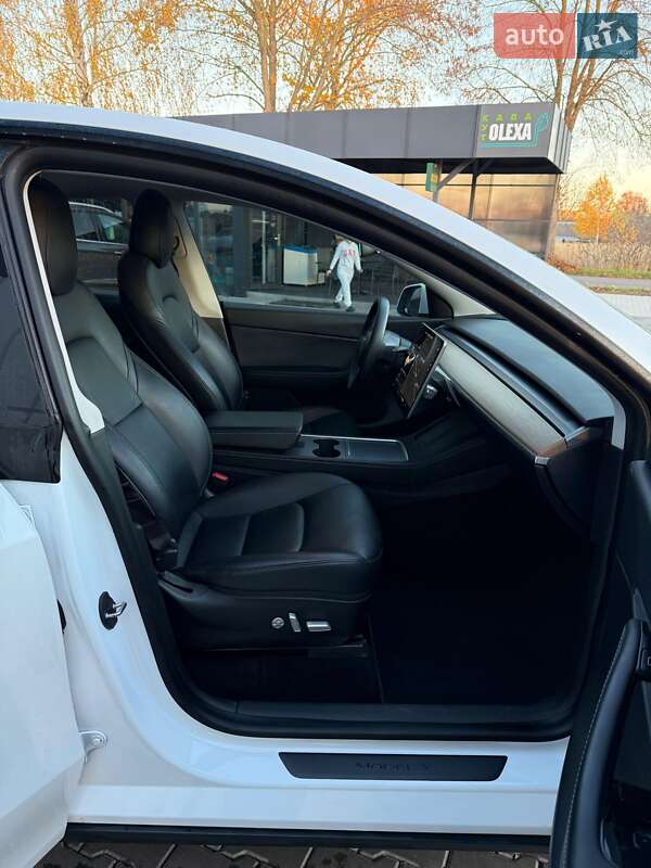 Внедорожник / Кроссовер Tesla Model Y 2020 в Владимире