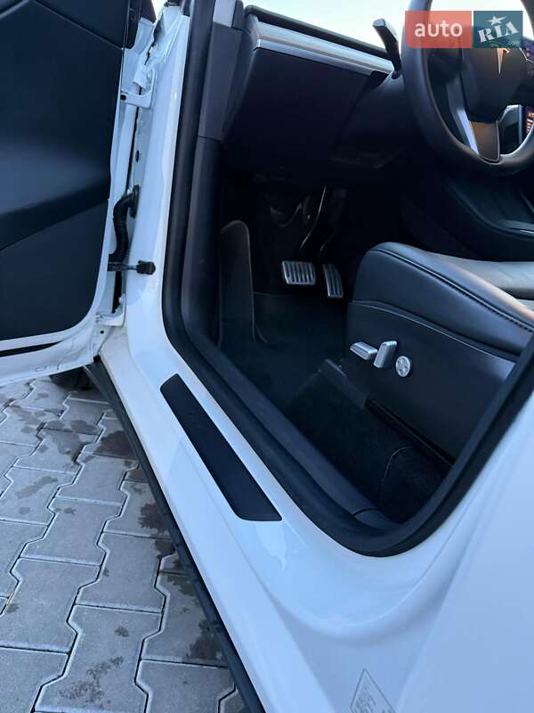 Внедорожник / Кроссовер Tesla Model Y 2020 в Владимире