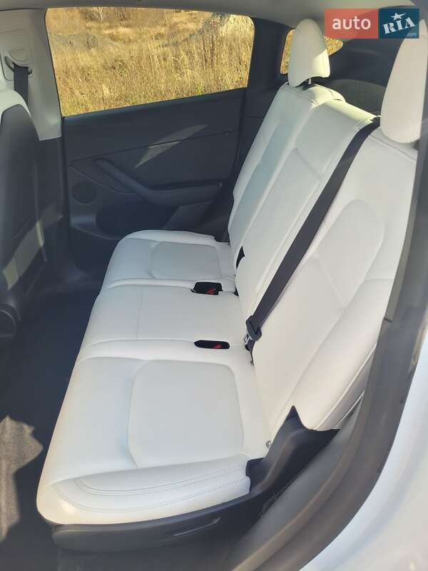 Позашляховик / Кросовер Tesla Model Y 2023 в Львові