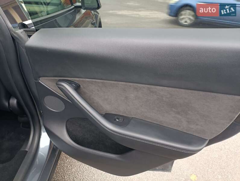 Позашляховик / Кросовер Tesla Model Y 2022 в Харкові фото 18 Позашляховик / Кросовер Tesla Model Y 2022 в Харкові