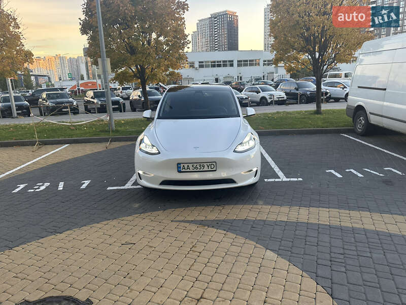 Tesla Model Y 2022