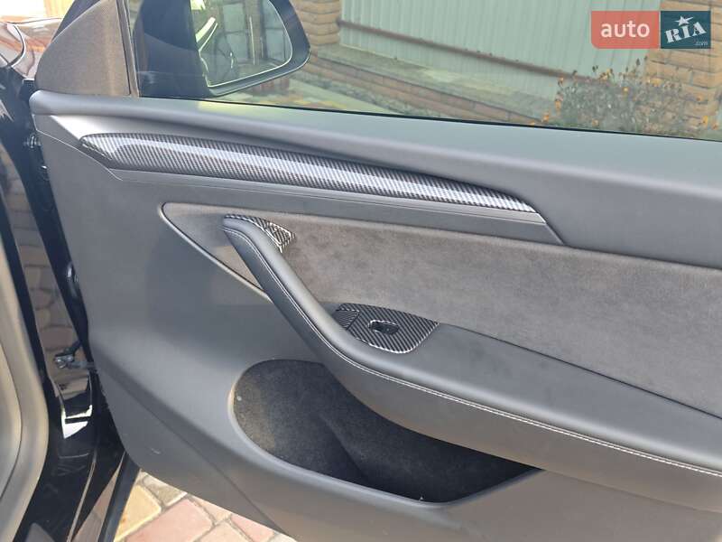 Позашляховик / Кросовер Tesla Model Y 2024 в Києві фото 10 Позашляховик / Кросовер Tesla Model Y 2024 в Києві