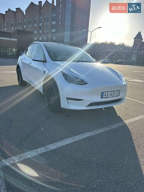 Позашляховик / Кросовер Tesla Model Y 2022 в Києві фото 5 Позашляховик / Кросовер Tesla Model Y 2022 в Києві