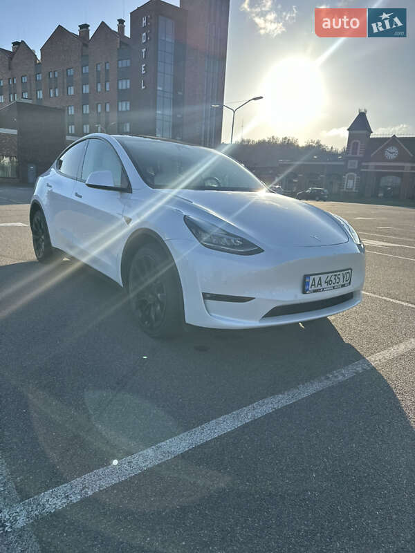 Позашляховик / Кросовер Tesla Model Y 2022 в Києві фото 14 Позашляховик / Кросовер Tesla Model Y 2022 в Києві
