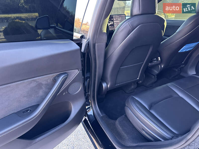 Внедорожник / Кроссовер Tesla Model Y 2021 в Днепре