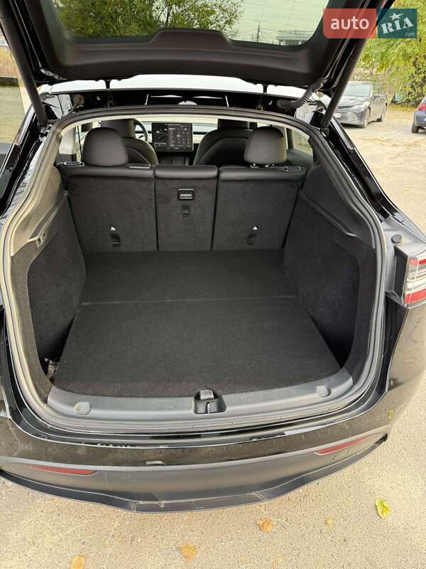 Внедорожник / Кроссовер Tesla Model Y 2023 в Киеве