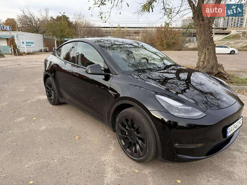 Внедорожник / Кроссовер Tesla Model Y 2023 в Киеве